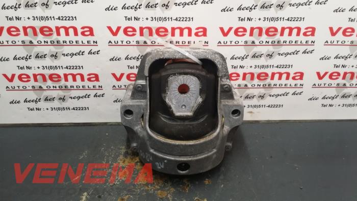 Used Engine mount Audi A4 (B8) 2.0 TDI 16V Price € 50,00 Margin scheme offered by Venema Autoparts