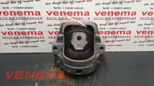 Used Engine mount Audi A4 (B8) 2.0 TDI 16V Price € 50,00 Margin scheme offered by Venema Autoparts