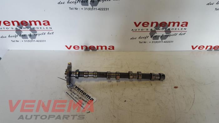 Camshaft from a BMW 1 serie (E87/87N) 118d 16V 2006