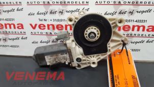 Używane Silnik szyby drzwiowej Peugeot 206 CC (2D) 2.0 16V Cena € 60,00 Procedura marży oferowane przez Venema Autoparts