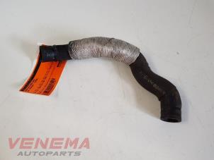 Usagé Tuyau radiateur Volkswagen Passat Variant (3C5) 2.0 TDI 140 Prix € 9,99 Règlement à la marge proposé par Venema Autoparts