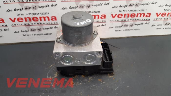 Used ABS pump Ford Mondeo IV Wagon 2.0 TDCi 115 16V Price € 49,99 Margin scheme offered by Venema Autoparts