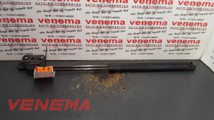 Używane Zestaw amortyzatorów gazowych tylnej klapy Ford Mondeo IV Wagon 2.0 TDCi 115 16V Cena € 50,00 Procedura marży oferowane przez Venema Autoparts
