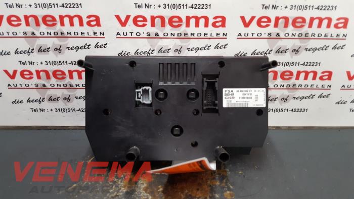 Heater control panel from a Peugeot 206 CC (2D) 2.0 16V 2004