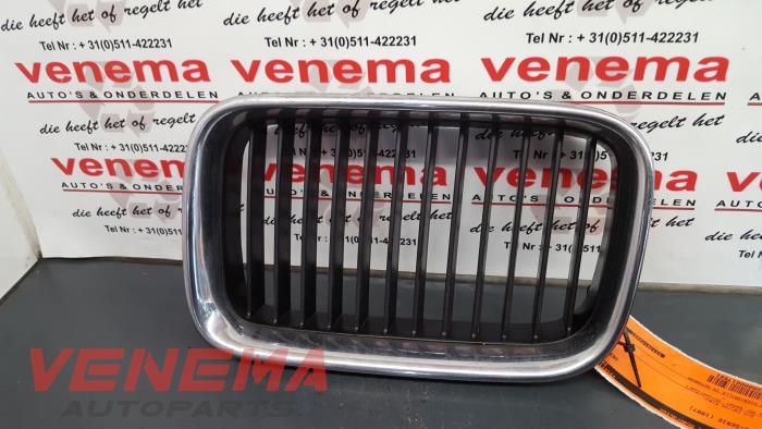 Begagnade Grill BMW 3 serie (E36/4) 325 td Pris € 19,99 Marginaltabell erbjuds av Venema Autoparts