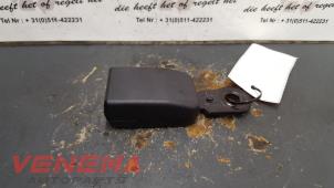 Used Rear seatbelt buckle, left Peugeot 207 CC (WB) 1.6 16V THP Price € 25,00 Margin scheme offered by Venema Autoparts