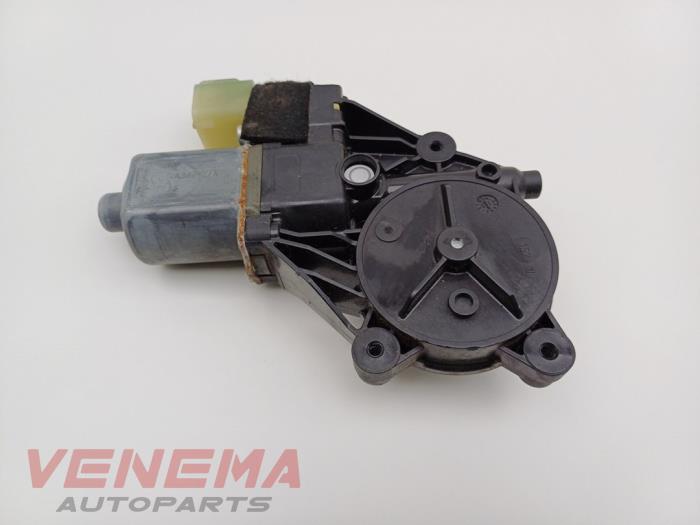 Usados Motor de ventanilla de puerta Ford B-Max (JK8) 1.4 16V Precio € 44,99 Norma de margen ofrecido por Venema Autoparts