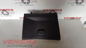 Usagé Boîte à gants Ford B-Max (JK8) 1.4 16V Prix € 45,00 Règlement à la marge proposé par Venema Autoparts