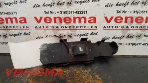 Usagé Commutateur vitre électrique Peugeot 207 CC (WB) 1.6 16V THP Prix € 9,99 Règlement à la marge proposé par Venema Autoparts