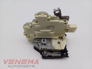 Usagé Serrure portière mécanique 4portes arrière droite Volkswagen Passat (3C2) 2.0 TDI 16V 140 Prix € 9,99 Règlement à la marge proposé par Venema Autoparts