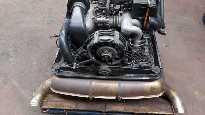 Engine from a Porsche 911 3.2 Carrera 1987