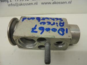 Used AC expansion valve Smart Fortwo Coupé (451.3) Electric Drive Price on request offered by N Kossen Autorecycling BV