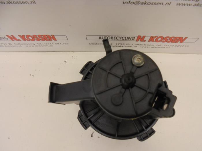 Heating and ventilation fan motor from a Smart Fortwo Coupé (451.3) Electric Drive 2014