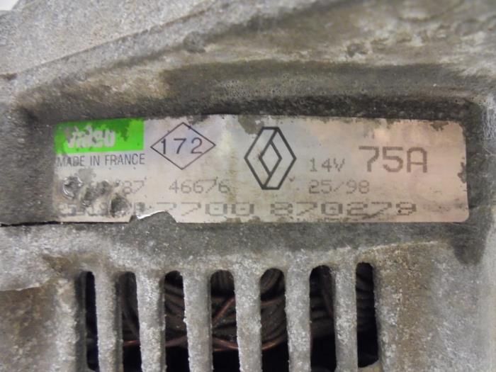 Dynamo van een Renault Kangoo (KC) 1.4 1998