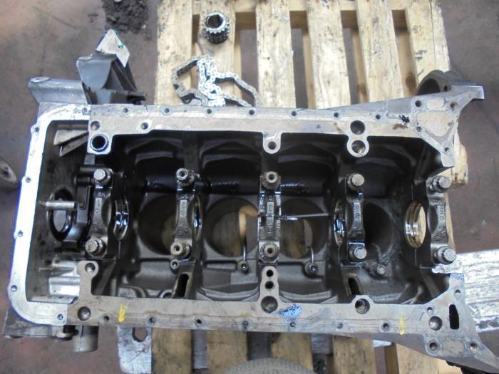 Used Engine crankcase Mercedes E (W211) 2.2 E-220 CDI 16V Price on request offered by N Kossen Autorecycling BV