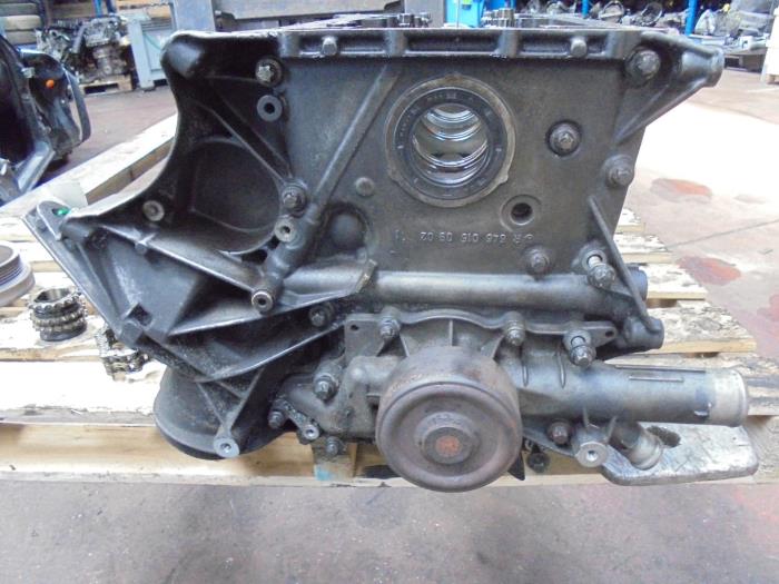 Usagé Couvercle de distribution Mercedes E (W211) 2.2 E-220 CDI 16V Prix sur demande proposé par N Kossen Autorecycling BV