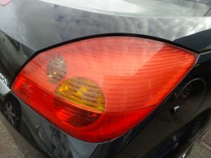 Usados Luz trasera derecha Opel Tigra Precio de solicitud ofrecido por N Kossen Autorecycling BV