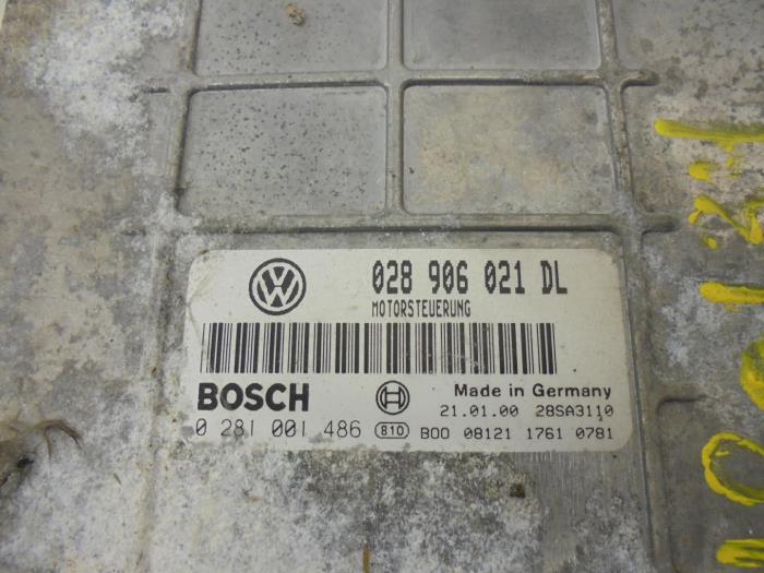 Steuergerät Motormanagement van een Volkswagen Caddy 2002