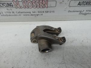 Used Rocker arm Renault Twingo Price on request offered by N Kossen Autorecycling BV