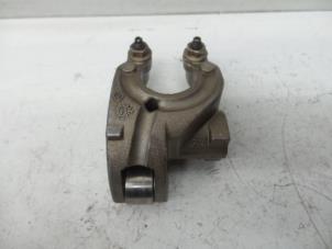 Used Rocker arm Renault Twingo Price on request offered by N Kossen Autorecycling BV