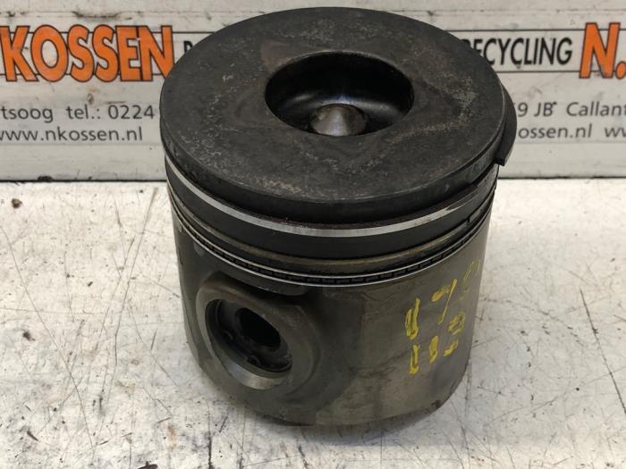 Usagé Piston Ford Transit 2.5 Di 80-120 Prix sur demande proposé par N Kossen Autorecycling BV