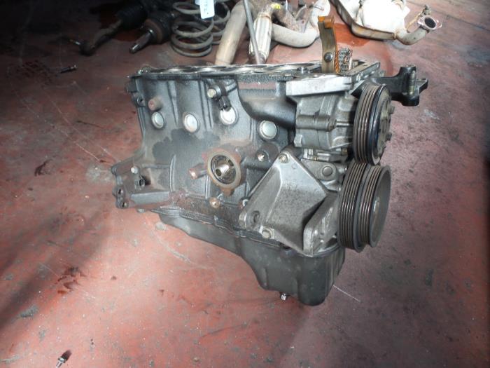 Usagé Piston Nissan Almera Tino Prix sur demande proposé par N Kossen Autorecycling BV