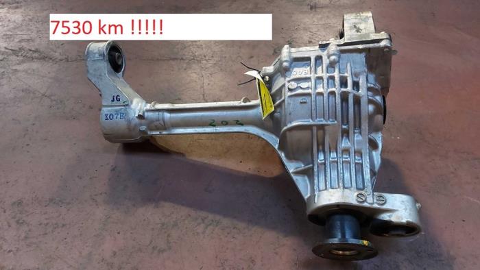 Used Front differential Nissan Navara Price on request offered by N Kossen Autorecycling BV