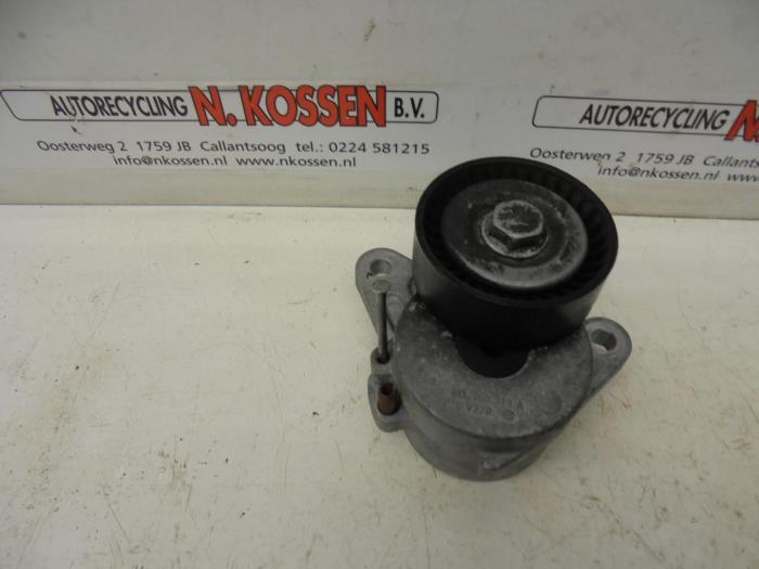 Usados Tensor correa múltiple Volkswagen Golf VII (AUA) 1.6 TDI BlueMotion 16V Precio de solicitud ofrecido por N Kossen Autorecycling BV