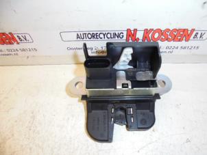 Usagé Mécanique de verrouillage hayon Volkswagen Polo Prix sur demande proposé par N Kossen Autorecycling BV
