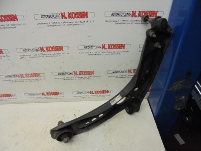 Front wishbone, right from a Volkswagen Golf VII (AUA) 1.6 TDI BlueMotion 16V 2013