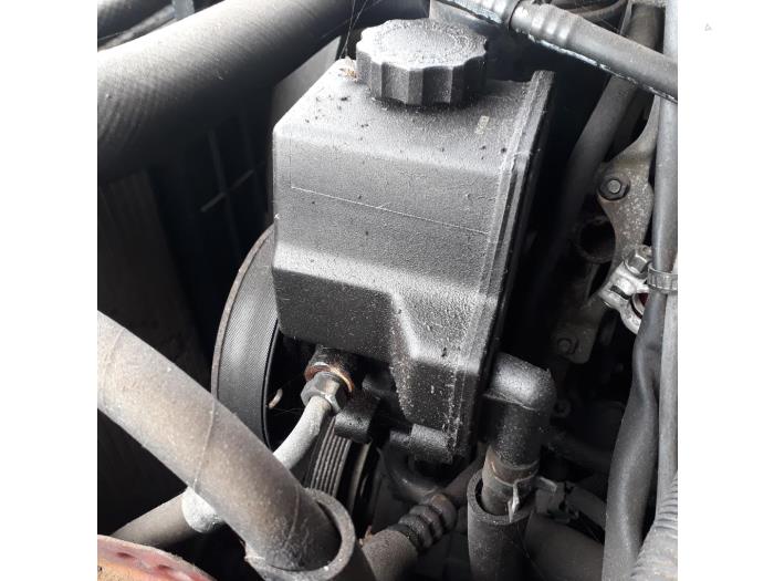 Usagé Pompe de direction Ssang Yong Korando Cabrio (KJ) 2.9 TD Prix sur demande proposé par N Kossen Autorecycling BV