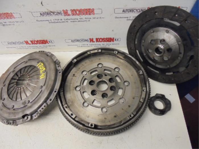 Usagé Kit embrayage (complet) Volkswagen Golf Prix sur demande proposé par N Kossen Autorecycling BV