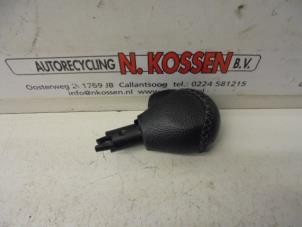 Used Gear stick knob Smart Fortwo Price on request offered by N Kossen Autorecycling BV