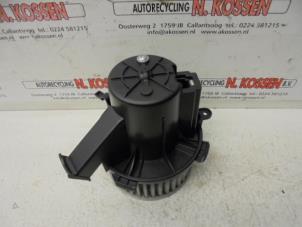 Usados Motor de ventilador de calefactor Smart Fortwo Precio de solicitud ofrecido por N Kossen Autorecycling BV