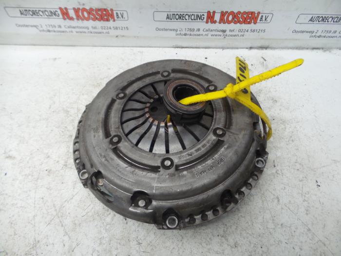 Usagé Kit embrayage (complet) Skoda Octavia Combi (1Z5) 1.2 TSI Prix sur demande proposé par N Kossen Autorecycling BV