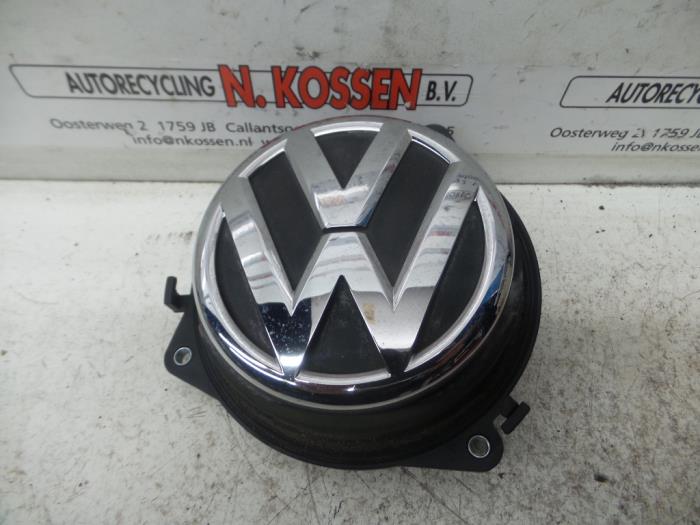 Poignée hayon d'un Volkswagen Polo 2012