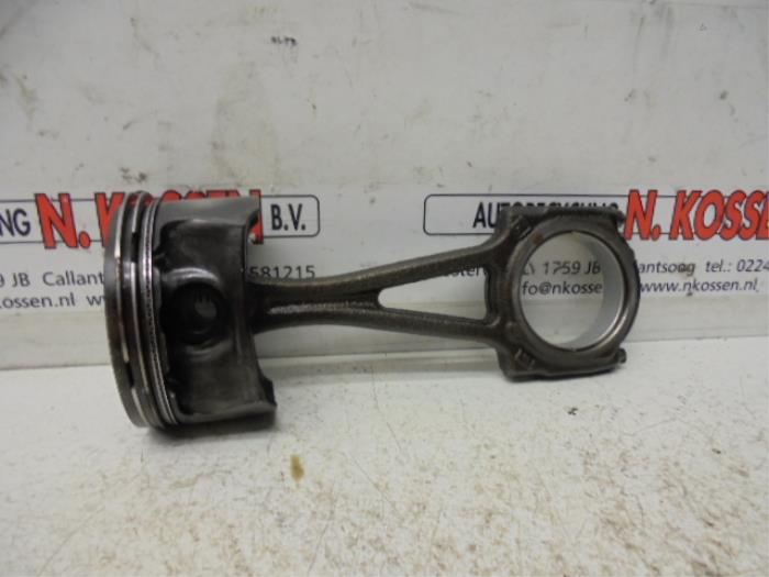 Usagé Piston Opel Meriva Prix sur demande proposé par N Kossen Autorecycling BV