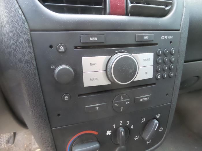 Używane System nawigacji Opel Combo (Corsa C) 1.3 CDTI 16V Cena na żądanie oferowane przez N Kossen Autorecycling BV