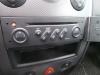 Radio CD player from a Renault Megane II (BM/CM), 2002 / 2009 1.6 16V, Hatchback, Petrol, 1.598cc, 83kW (113pk), FWD, K4M760; K4MT7, 2002-11 / 2008-02 2003