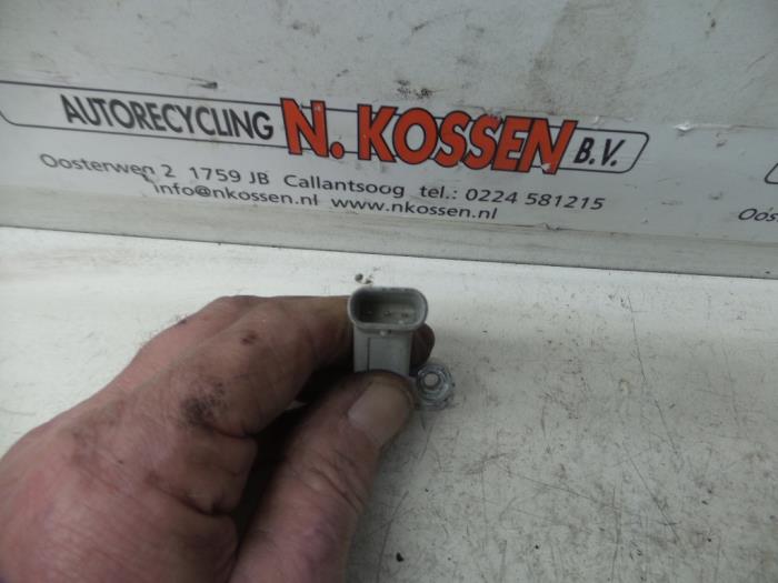 Begagnade Vevaxelsensor Volkswagen UP Pris på förfrågan erbjuds av N Kossen Autorecycling BV