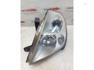 Used Headlight, left Ssang Yong Rexton 2.7 Xdi RX/RJ 270 16V Price on request offered by N Kossen Autorecycling BV