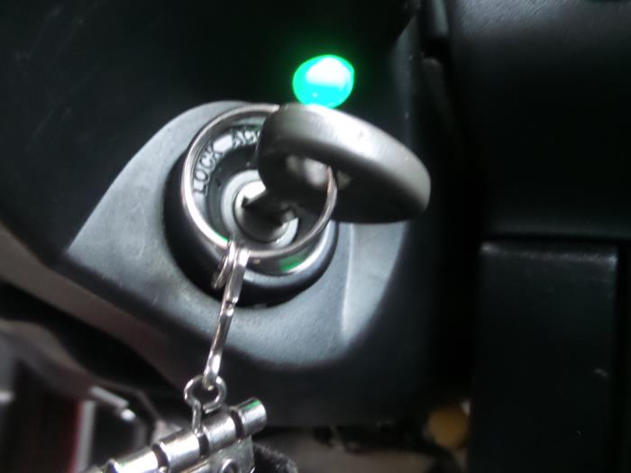 Zündschloss+Schlüssel van een Mazda MX-3 1.8i V6 24V 1998