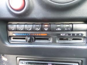 Używane Panel sterowania nagrzewnicy Mazda MX-3 1.8i V6 24V Cena na żądanie oferowane przez N Kossen Autorecycling BV