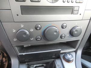 Używane Panel sterowania nagrzewnicy Opel Vectra C GTS 2.2 DIG 16V Cena na żądanie oferowane przez N Kossen Autorecycling BV