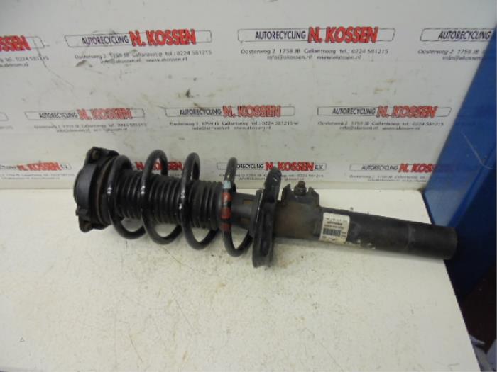 Front shock absorber rod, right from a Volkswagen Golf 2009
