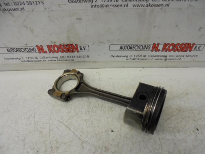 Used Piston Daihatsu Materia Price on request offered by N Kossen Autorecycling BV