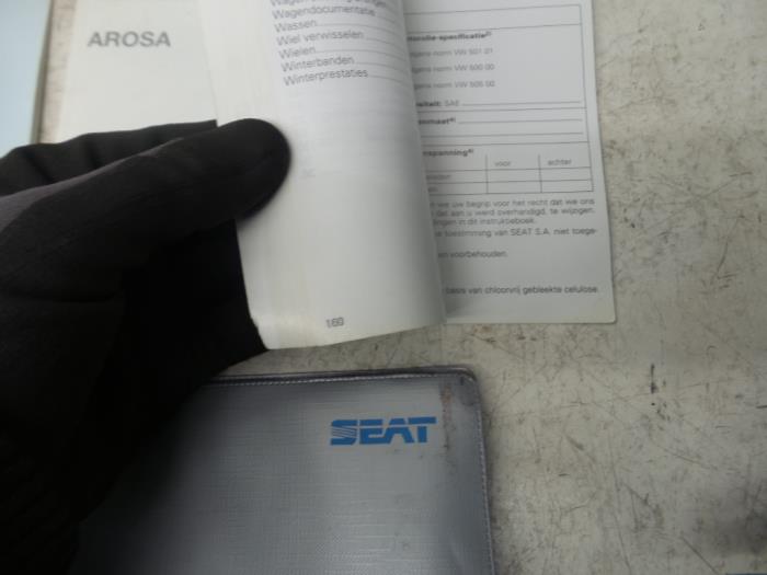Livret d'instructions d'un Seat Arosa (6H1) 1.4 MPi 1999