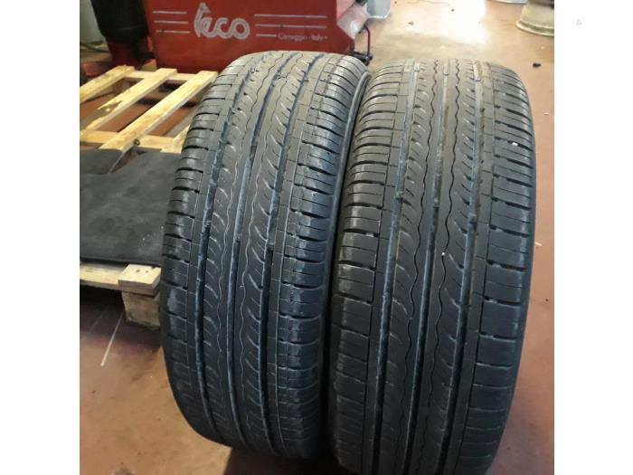 Używane Opona Cena na żądanie oferowane przez N Kossen Autorecycling BV