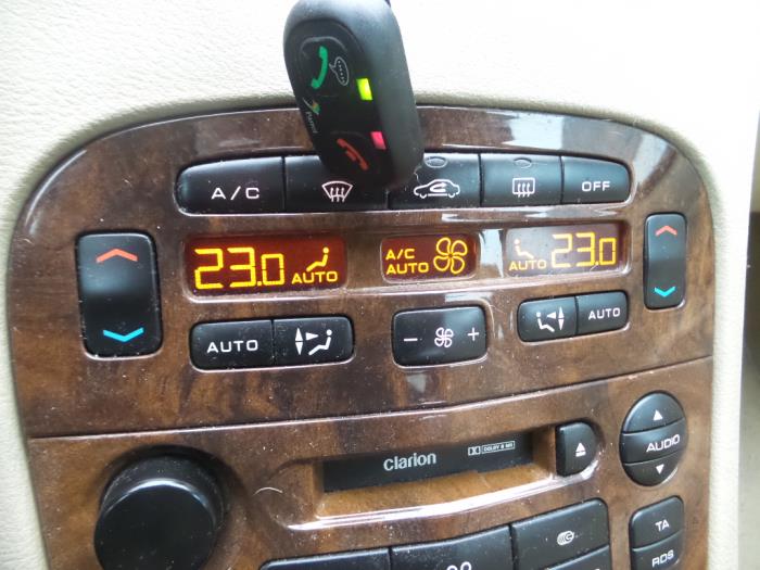 Heater control panel from a Peugeot 607 (9D/U) 2.9 V6 24V 2004