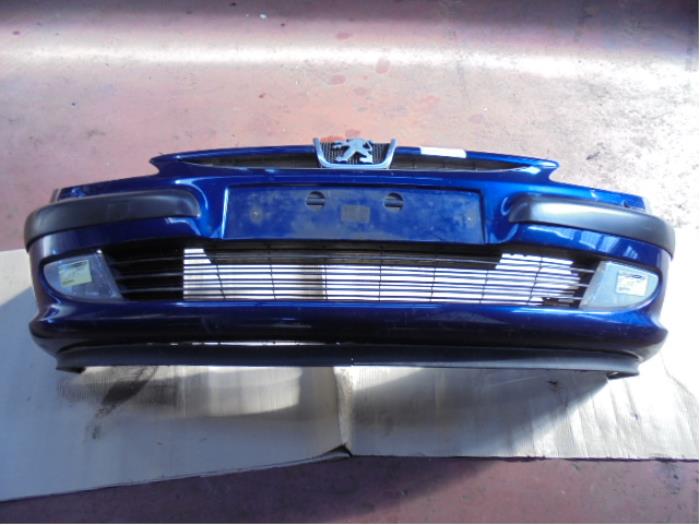 Usados Parachoques Peugeot 607 (9D/U) 2.9 V6 24V Precio de solicitud ofrecido por N Kossen Autorecycling BV